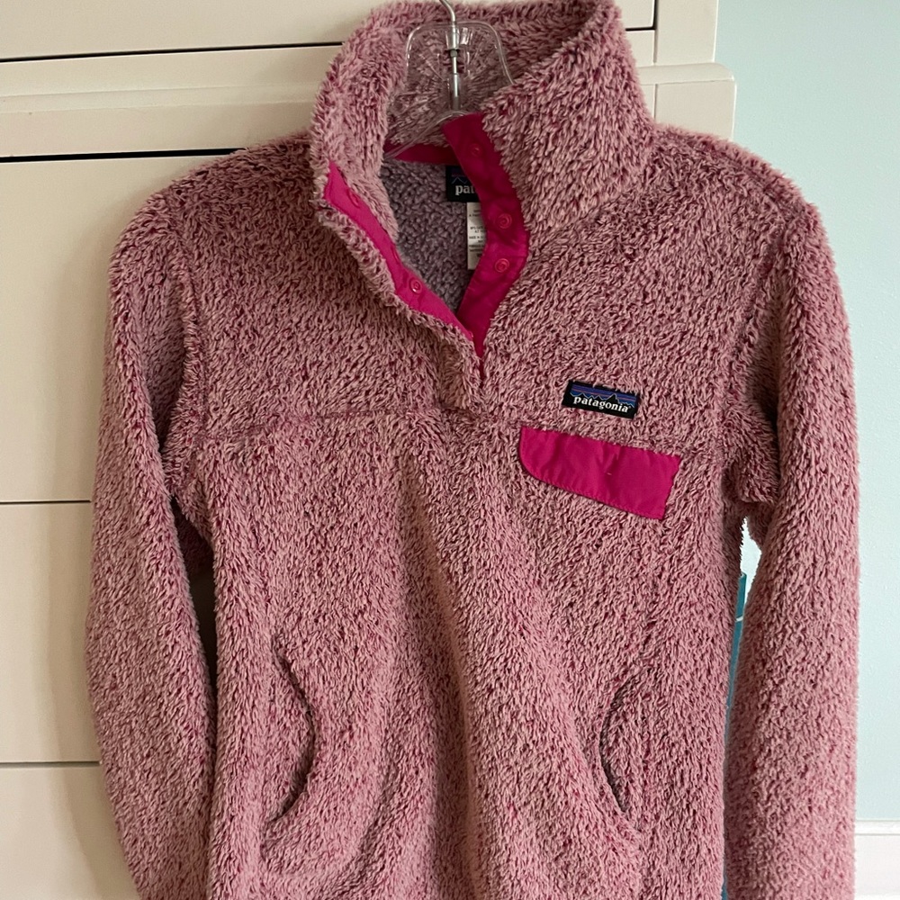 Size XS pink Patagonia pullover! Perfect condition